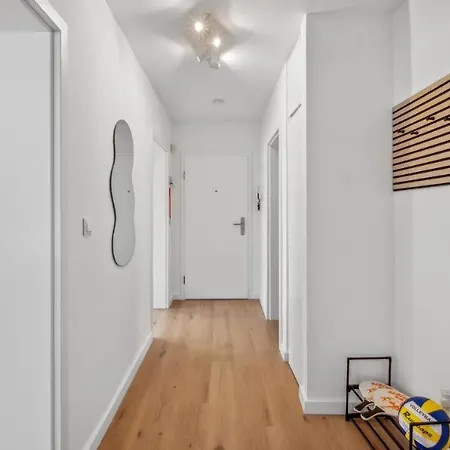 In Fuer 5 Personen- 70m2, 3 Zi, 5 Einzelbetten, Free Kaffee, Wifi & Parking - 24h Check In Apartment